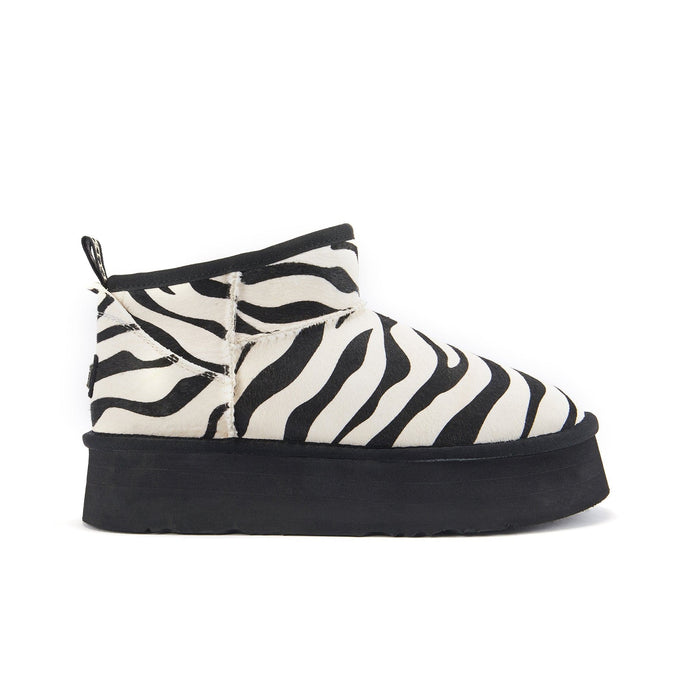 Australia Luxe Collective BOOTS 5 / BLACK ZEBRA COSY ULTRA SHORT PLATFOAM BLACK ZEBRA 5056445085305 COSY ULTRA SHORT PLATFOAM BLACK ZEBRA