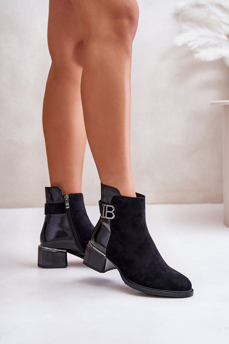 Seronda Heeled Belted Boots
