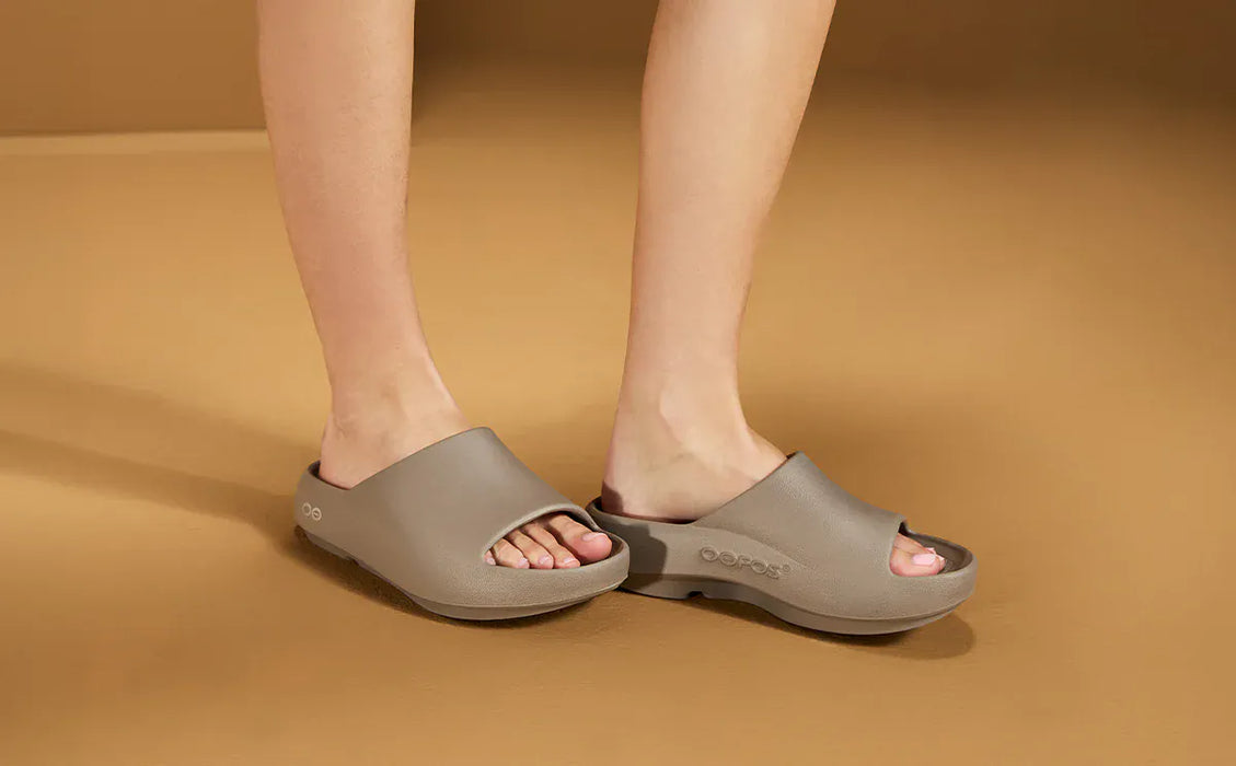 OOFOS SANDAL OOahh PLUS  Women's Slide OOahh PLUS  Women's Slide